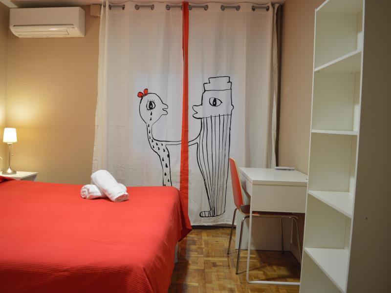 Somnio Hostels Барселона Экстерьер фото